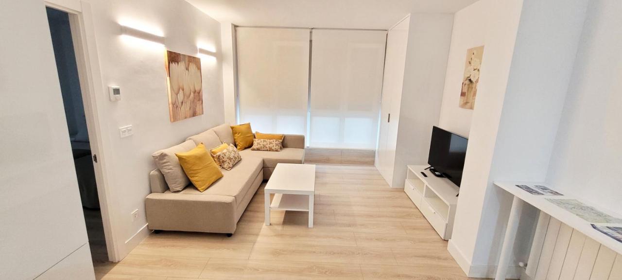 Cozy White Home In ゲチョ エクステリア 写真