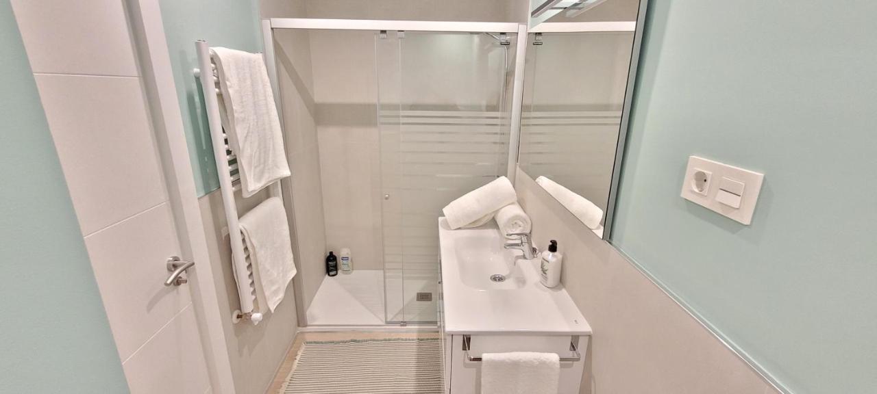 Cozy White Home In ゲチョ エクステリア 写真
